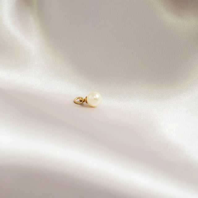 4mm Pearl Kiksa-Glass Charm | 18K Gold PVD or Silver Finish | Peace & Petals