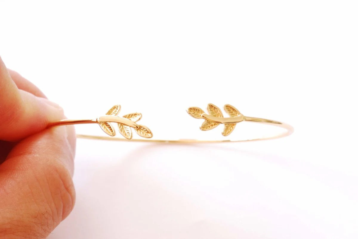 Beautiful Leaf Bracelet